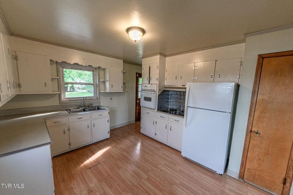 Photo #10: 615 Wendover Drive