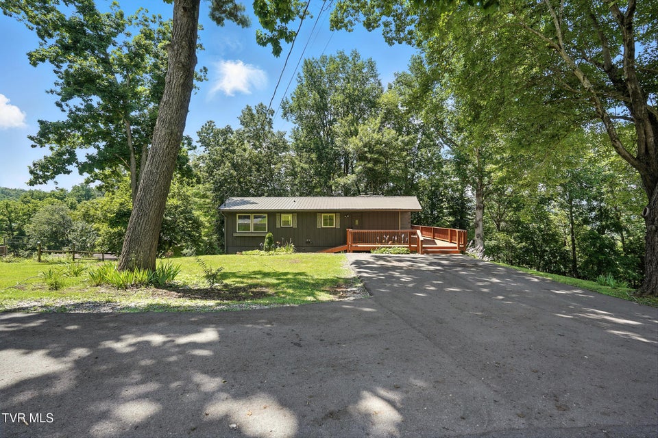 Photo #3: 170 Diana Avenue
