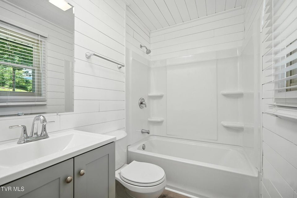Photo #27: 170 Diana Avenue