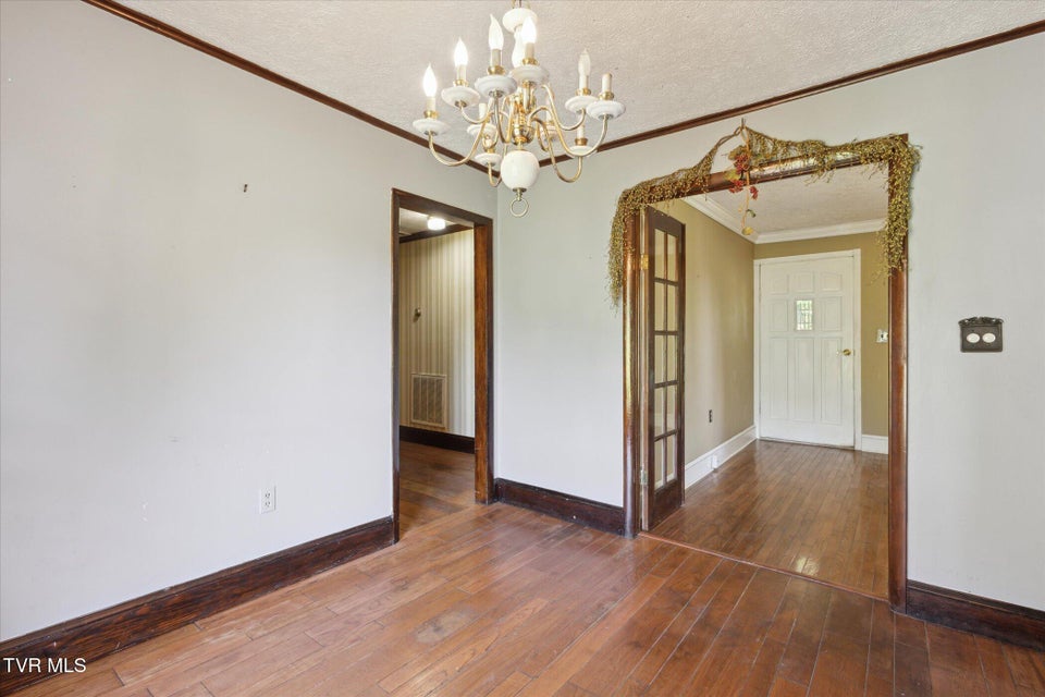 Photo #13: 15493 Siesta Avenue