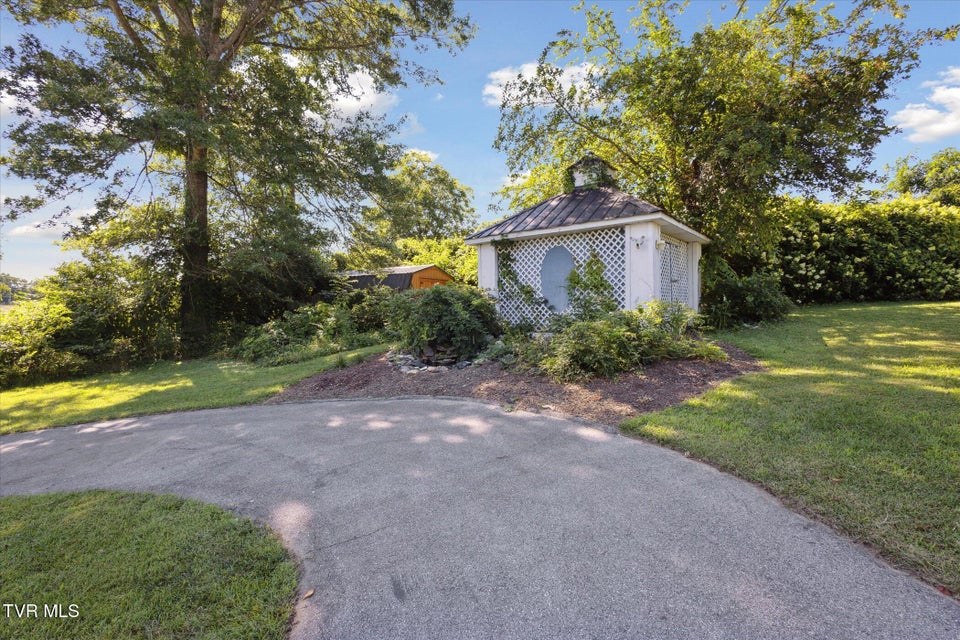 Photo #31: 15493 Siesta Avenue