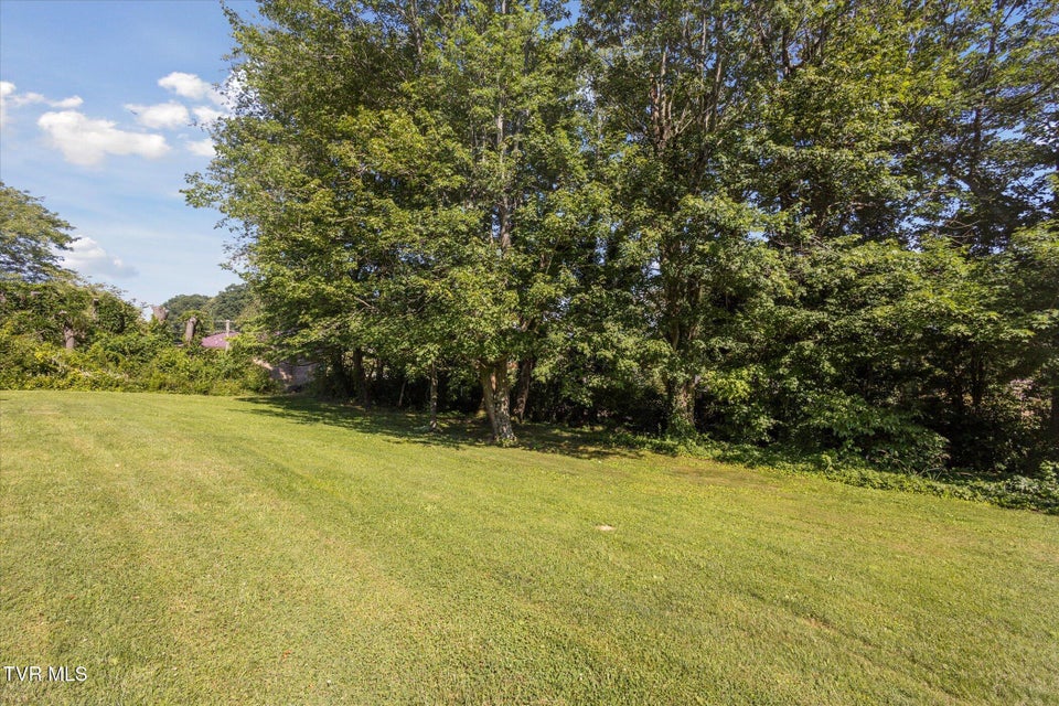 Photo #34: 15493 Siesta Avenue