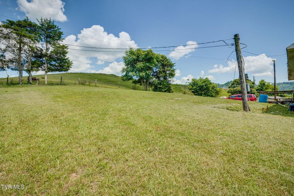 Photo #9: 212 Circle