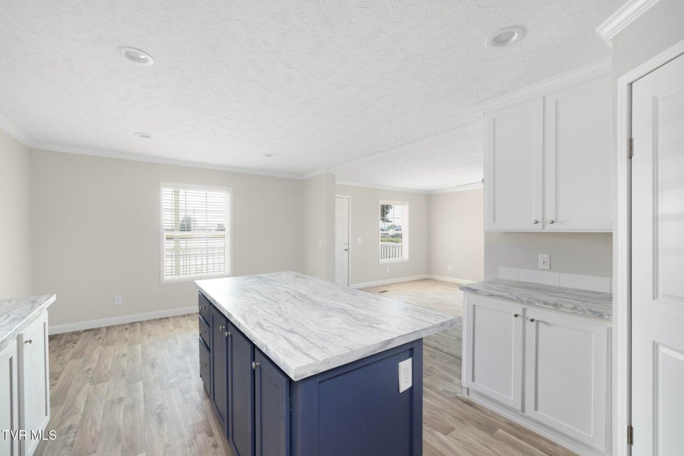 Photo #6: 1024 Walnut Avenue