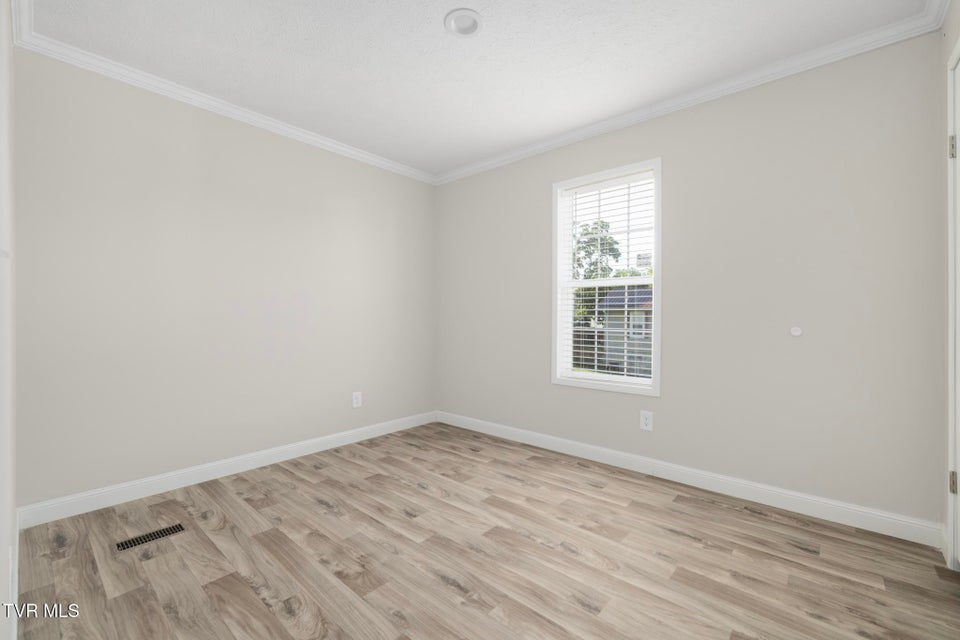 Photo #10: 1024 Walnut Avenue