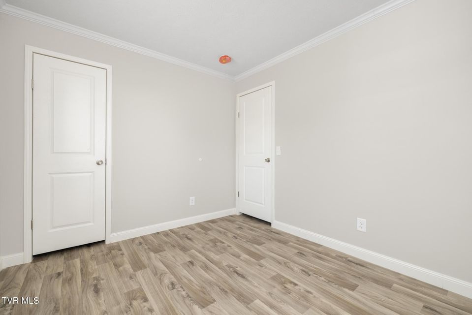 Photo #11: 1024 Walnut Avenue