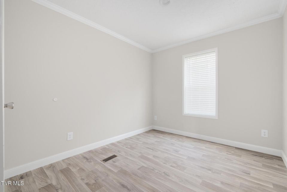 Photo #12: 1024 Walnut Avenue
