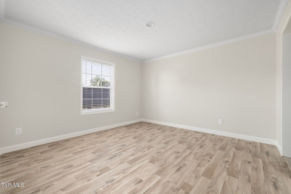Photo #14: 1024 Walnut Avenue