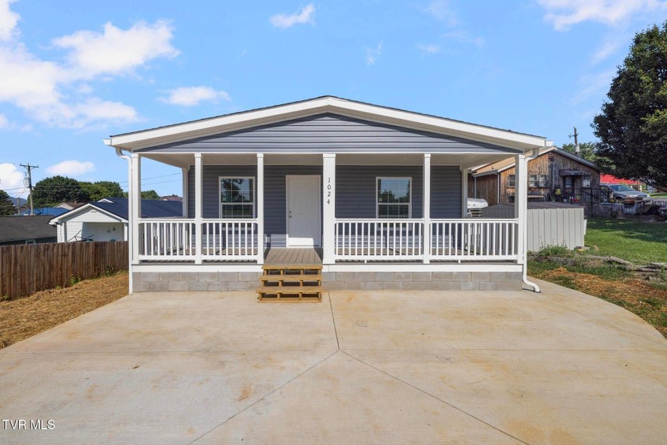 Photo #24: 1024 Walnut Avenue