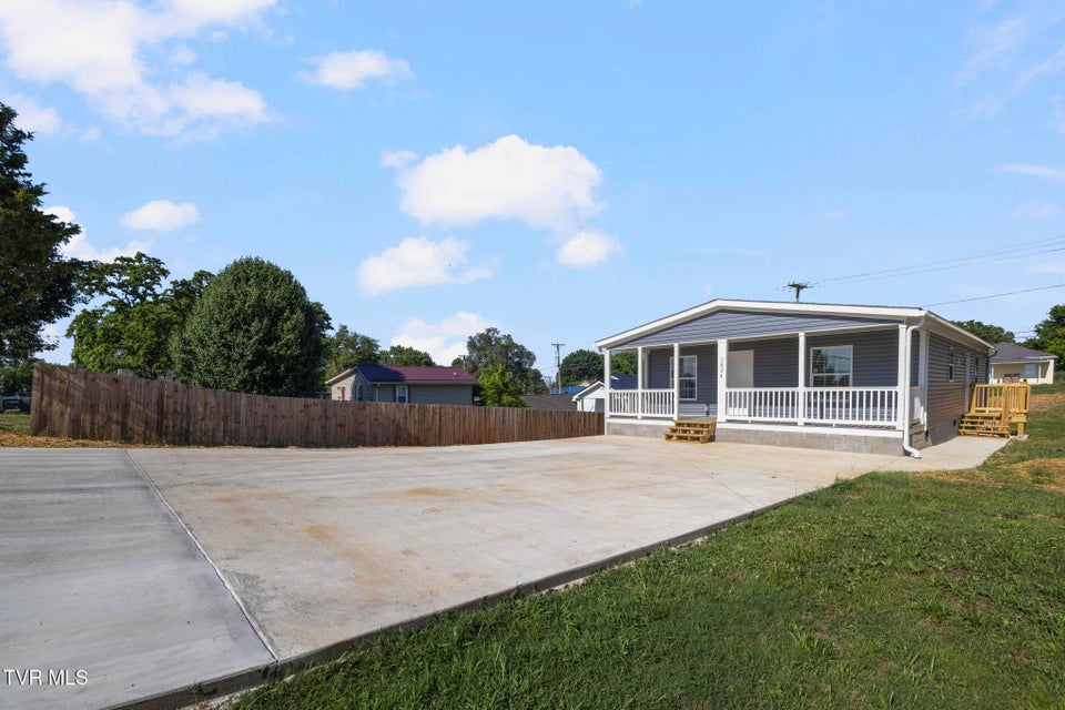Photo #25: 1024 Walnut Avenue