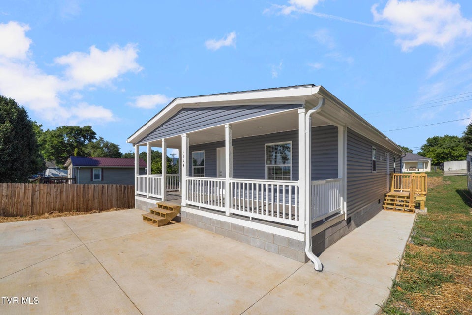 Photo #26: 1024 Walnut Avenue