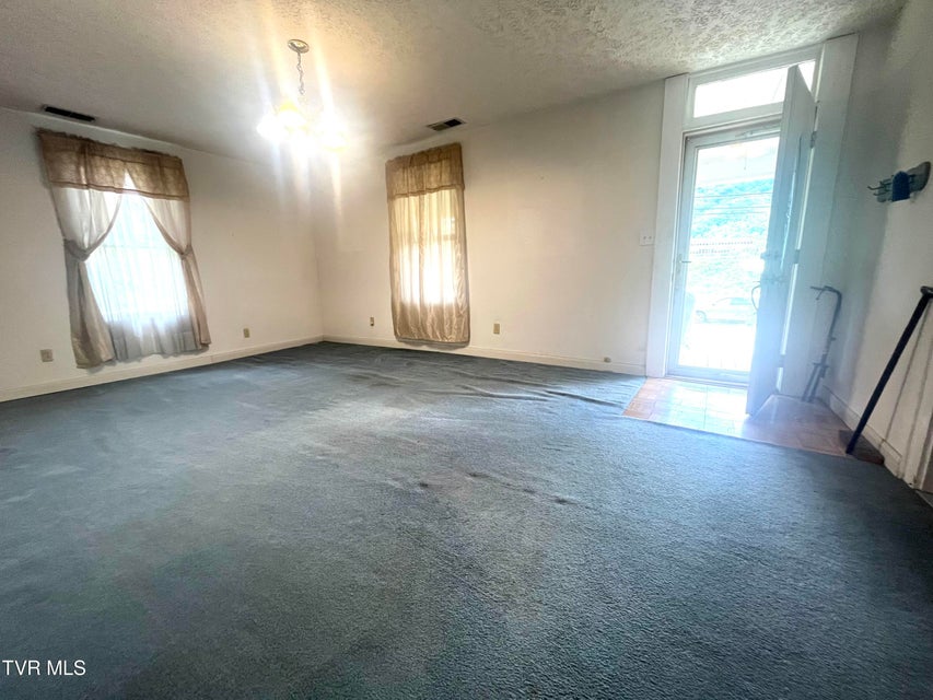 Photo #6: 367 Jackson Street