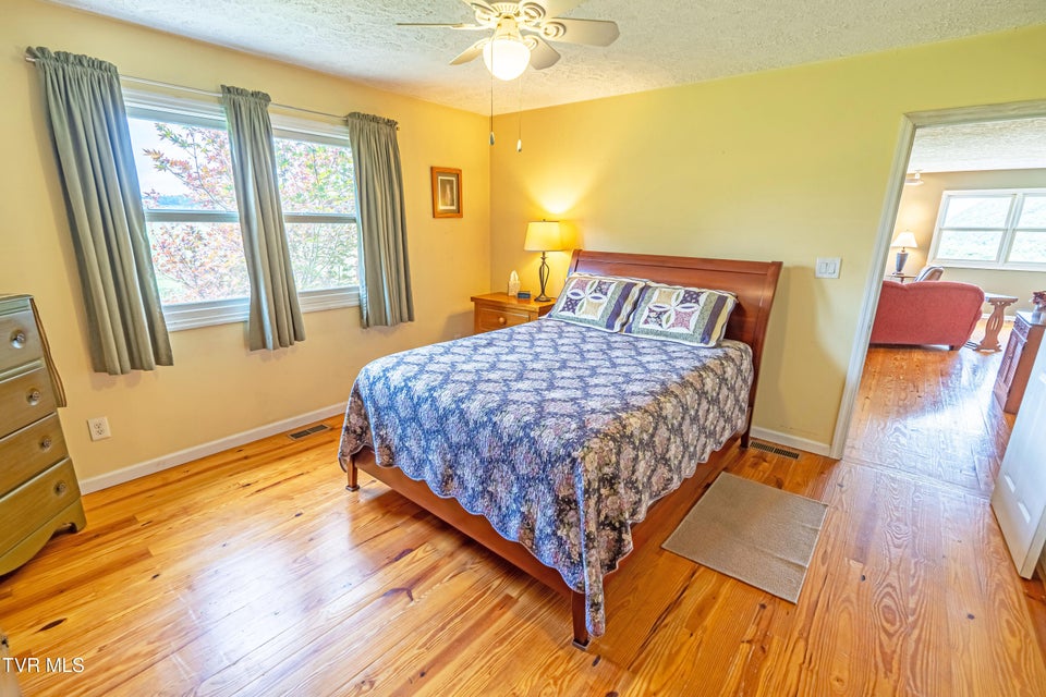 Photo #7: 28360 Rivermont Drive