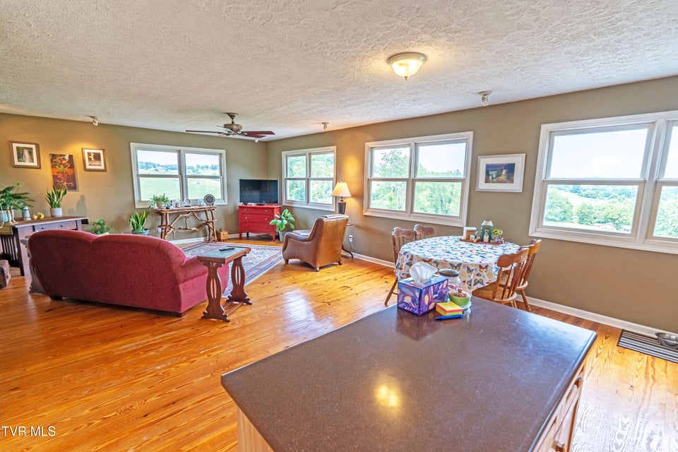 Photo #4: 28360 Rivermont Drive