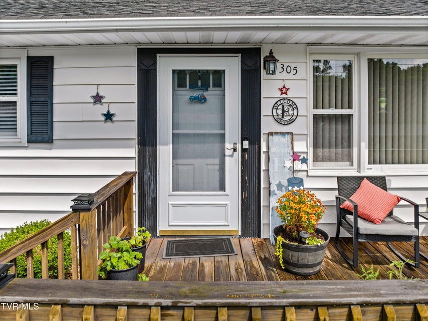 Photo #3: 305 Hamilton Place