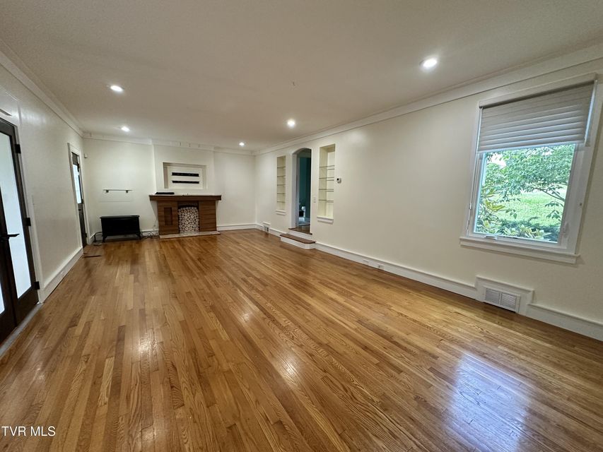 Photo #11: 1357 Watauga Street