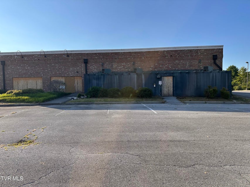 Photo #3: 3315 Linden Drive