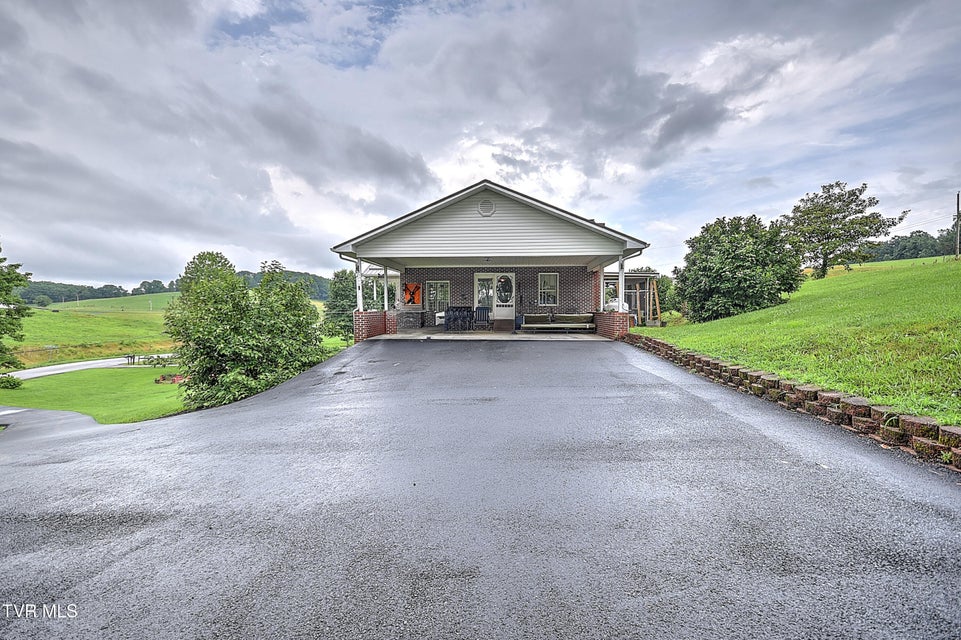Photo #8: 15813 Black Hollow Road