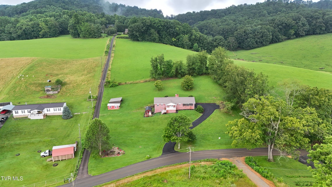 Photo #57: 15813 Black Hollow Road
