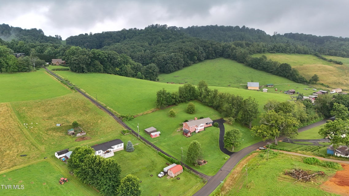 Photo #59: 15813 Black Hollow Road
