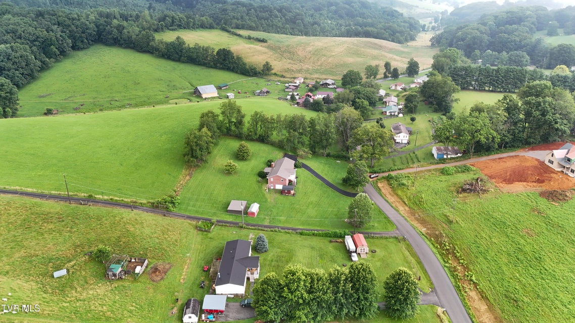 Photo #61: 15813 Black Hollow Road