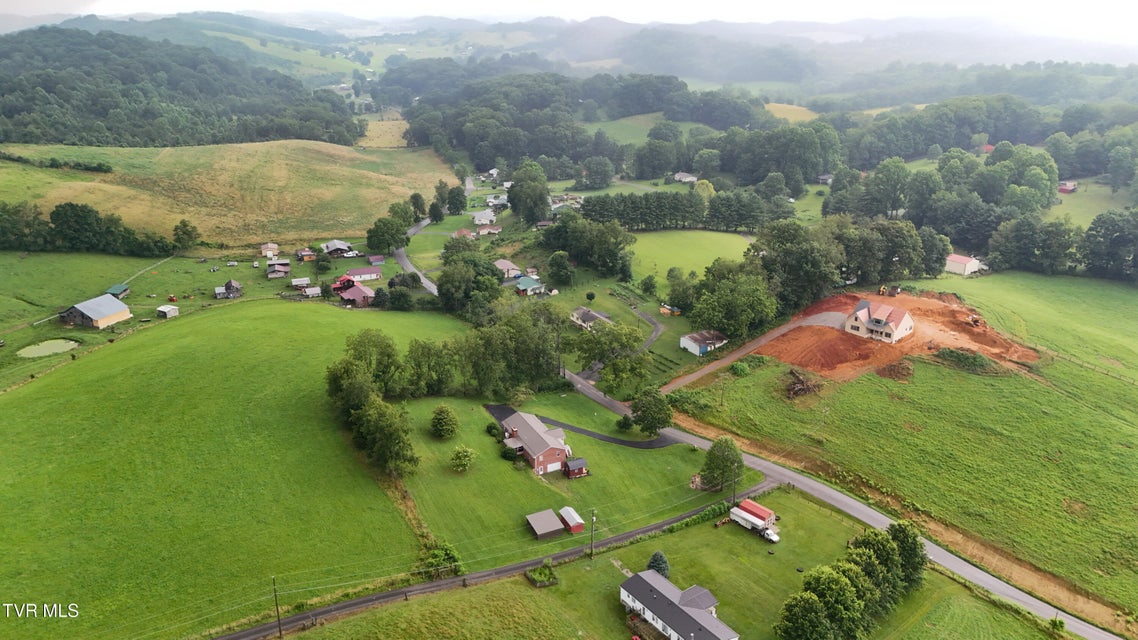 Photo #62: 15813 Black Hollow Road