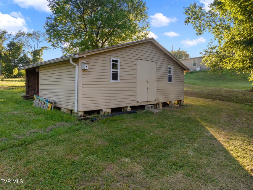 Photo #7: 122 Glenwood Avenue