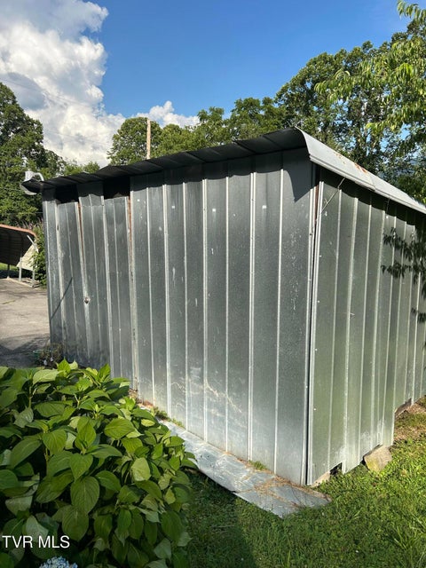 Photo #32: 2703 Orr Street