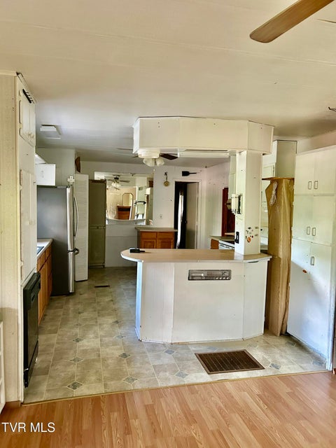 Photo #12: 2703 Orr Street