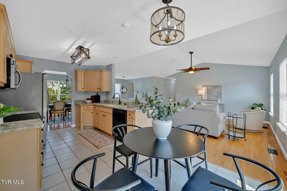 Photo #8: 1001 Kennesaw Drive