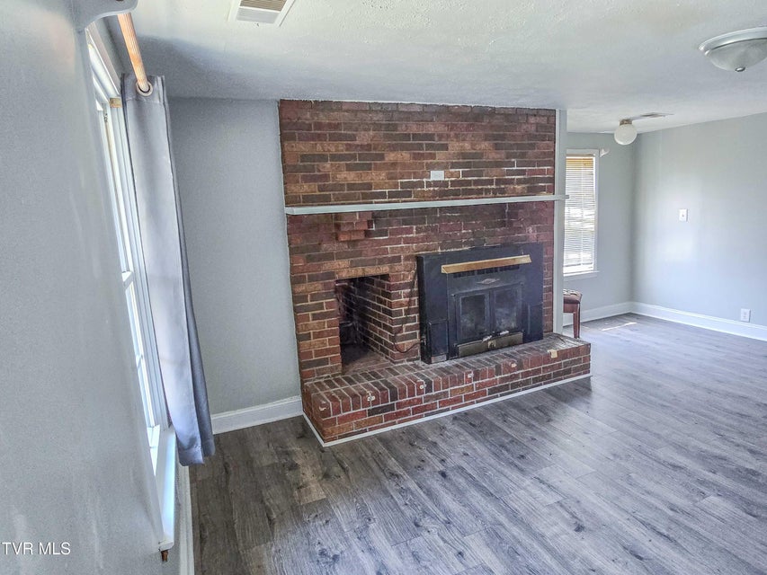 Photo #10: 1300 Grant Place