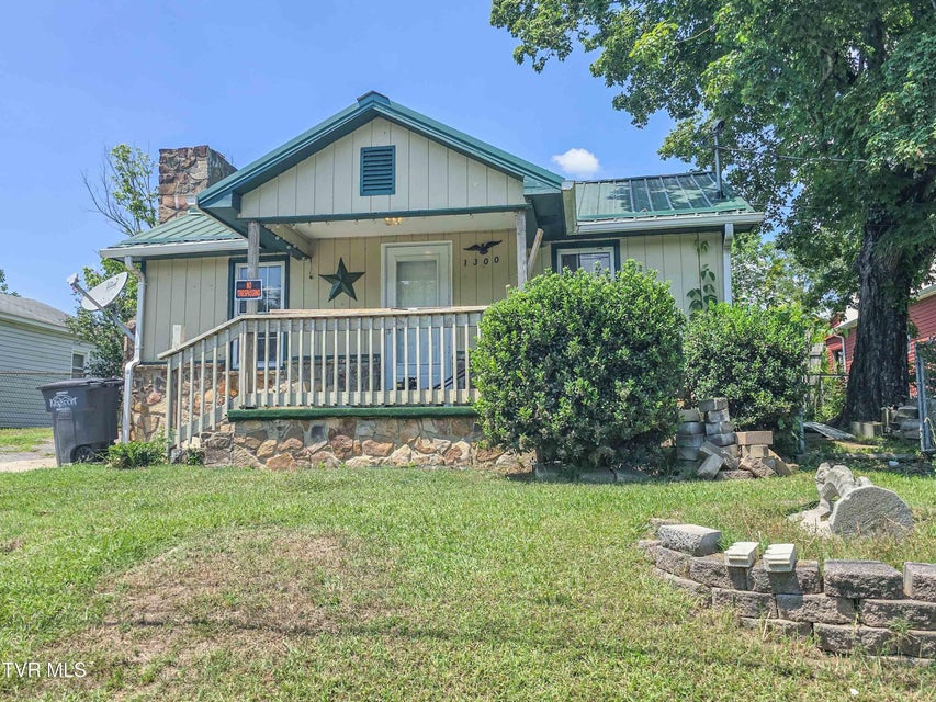 Photo #2: 1300 Grant Place