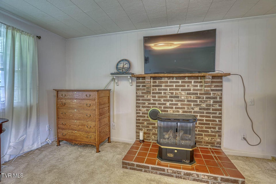 Photo #23: 129 Cardinal Drive