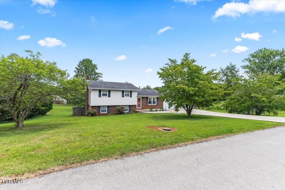 Photo #2: 1540 Maple Hill Dr Drive