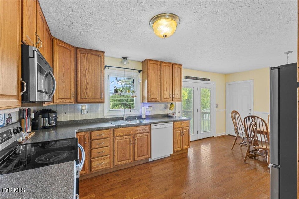 Photo #9: 1540 Maple Hill Dr Drive