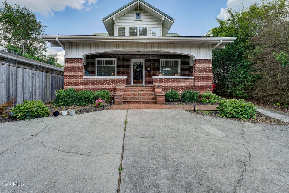 Photo #8: 704 Watauga Avenue
