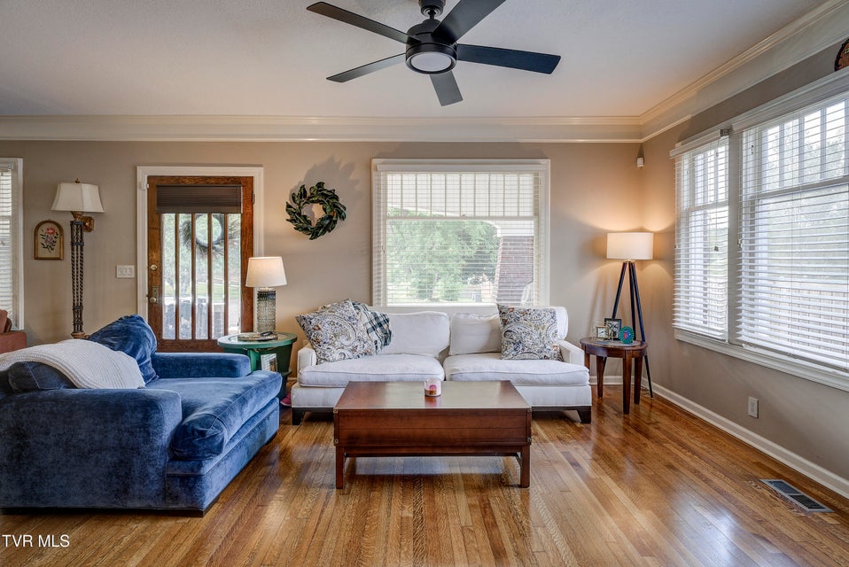 Photo #3: 704 Watauga Avenue