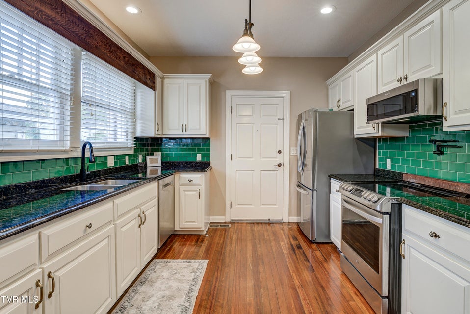 Photo #20: 704 Watauga Avenue