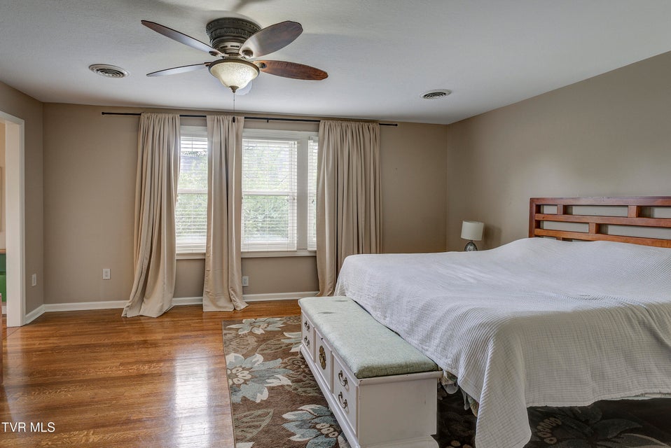 Photo #6: 704 Watauga Avenue
