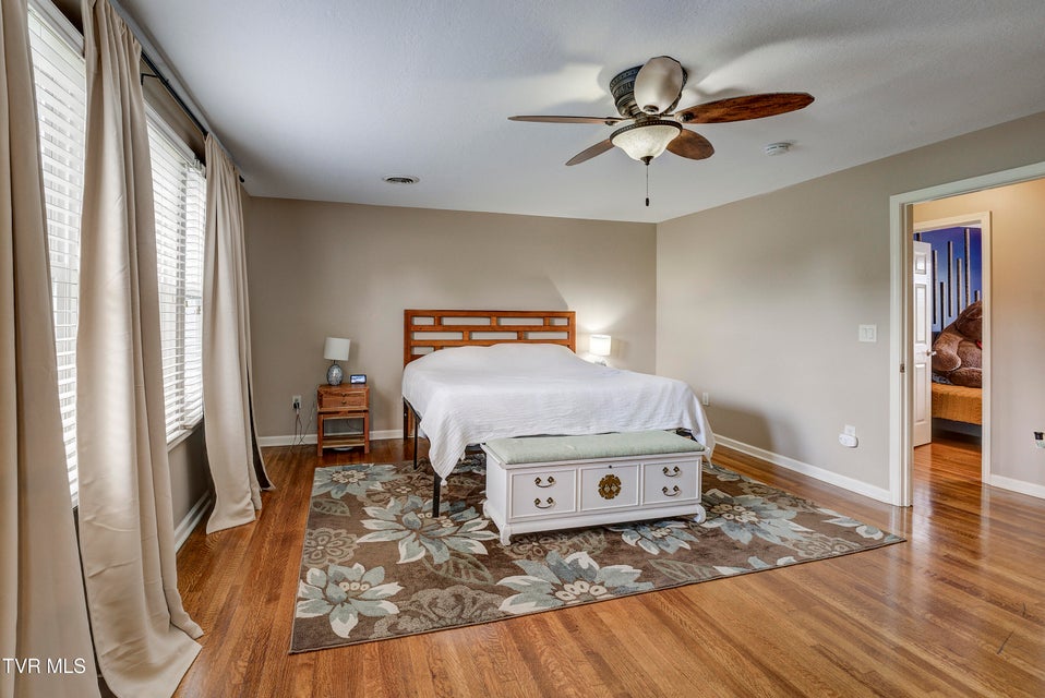 Photo #38: 704 Watauga Avenue