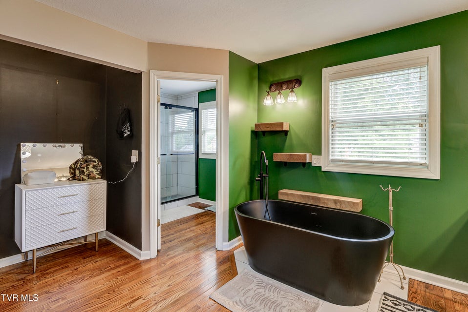 Photo #5: 704 Watauga Avenue