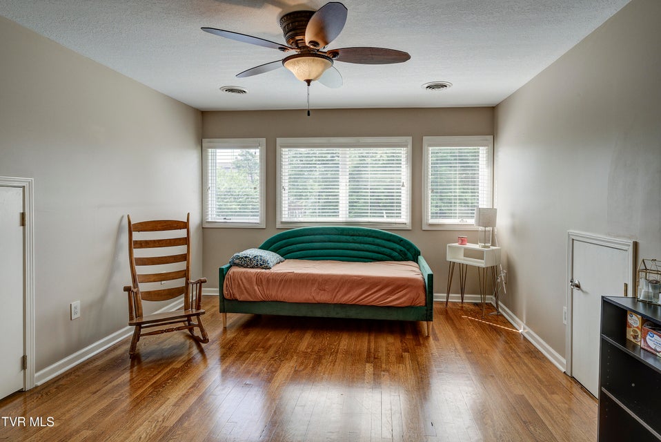 Photo #51: 704 Watauga Avenue