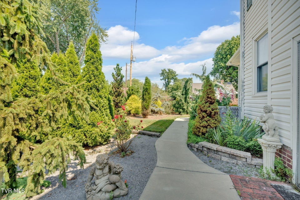 Photo #43: 201 Wanola Avenue