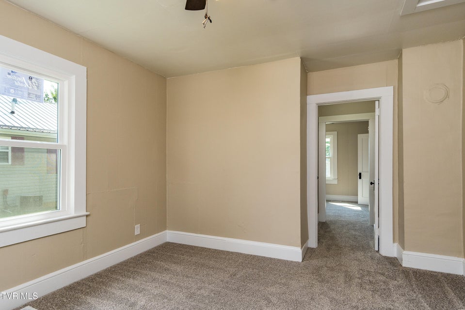 Photo #11: 1505 Fairview Avenue