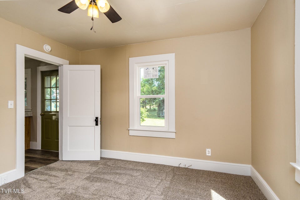 Photo #10: 1505 Fairview Avenue