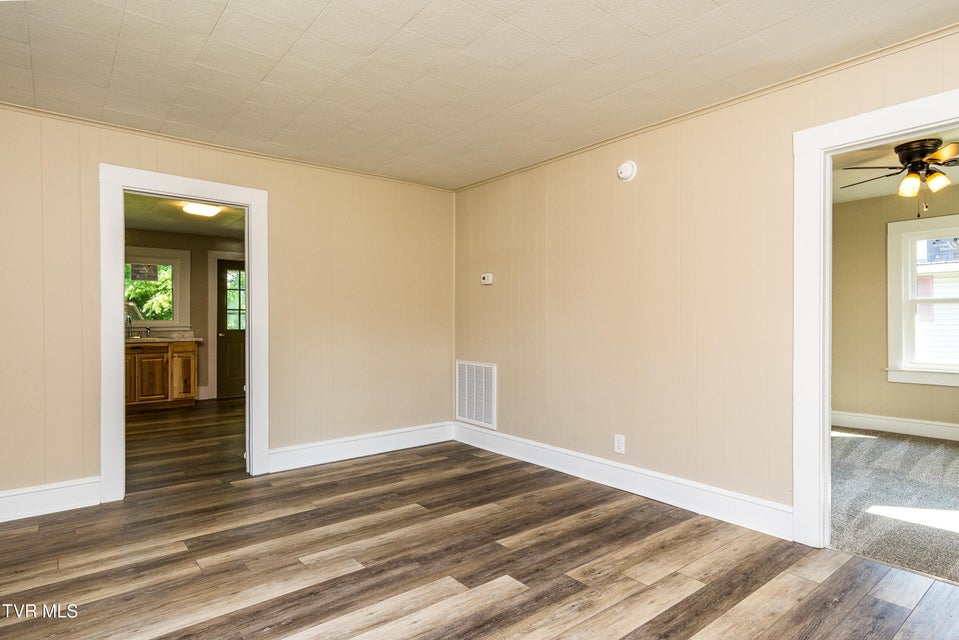 Photo #2: 1505 Fairview Avenue