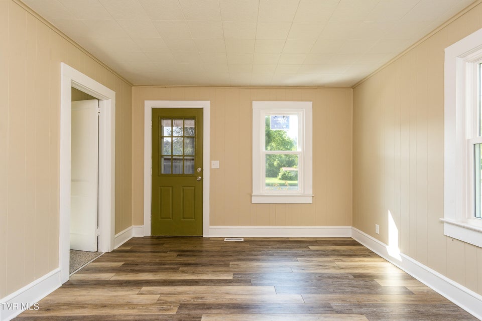 Photo #4: 1505 Fairview Avenue