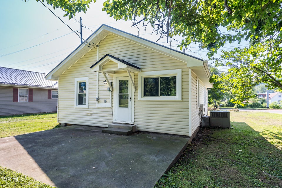 Photo #21: 1505 Fairview Avenue