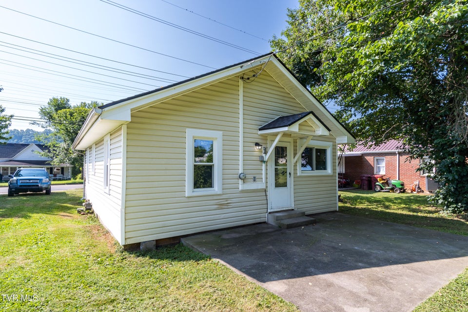 Photo #22: 1505 Fairview Avenue
