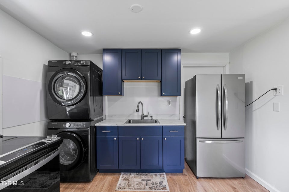 Photo #11: 21468 Mandalay Lane 